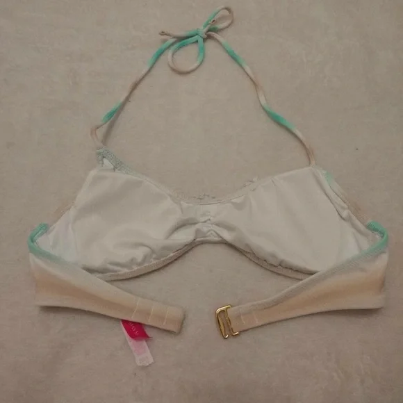 Victoria's Secret White and Light Blue Bikini - Picture 10 of 12